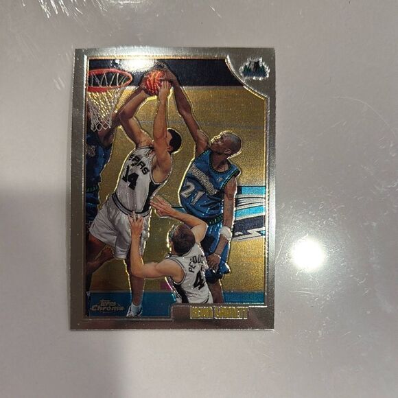 Basketball Trading Card with Gold Background by Topps chrome of Kevin Garnett - Picture 1 of 3